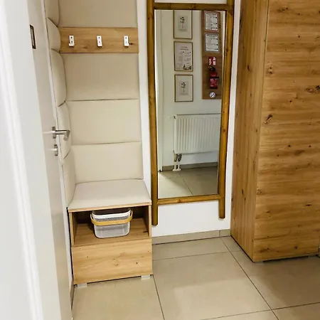 Homebase Modernes 4-sterne Mit Tiefgarage Im Zentrum 아파트 *