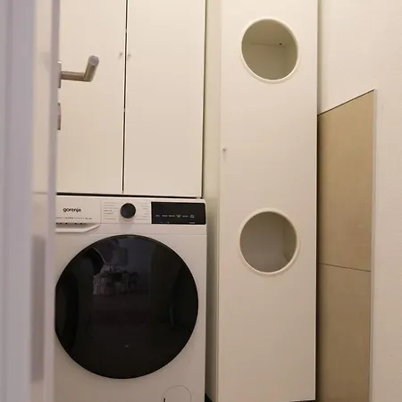 Διαμέρισμα Homebase Modernes 4-sterne Mit Tiefgarage Im Zentrum