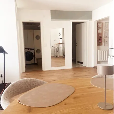 Homebase Modernes 4-sterne Mit Tiefgarage Im Zentrum אוברקוכן