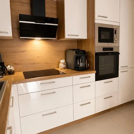 Homebase Modernes 4-sterne Mit Tiefgarage Im Zentrum Apartment