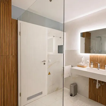 Homebase Modernes 4-sterne Mit Tiefgarage Im Zentrum Apartment Oberkochen